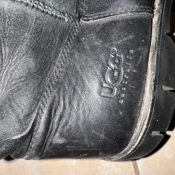 UGG Black Men's Boots - Picture 9 of 10